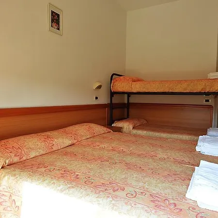 Bamar Hotel 3*