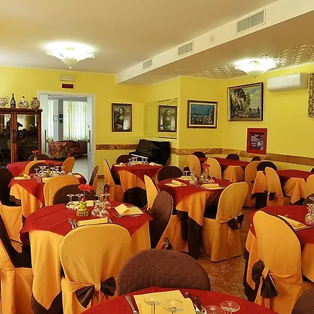 Bamar Hotel 3*